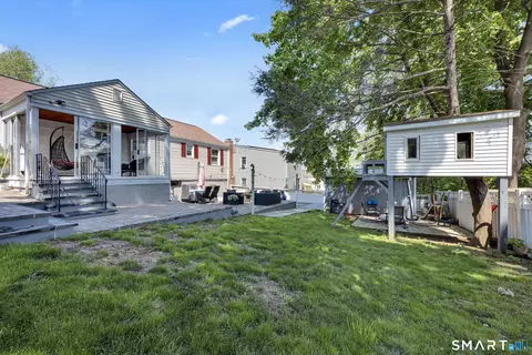 Exterior - 25 Crystal St, Wethersfield, CT 06109 photo 4 of 6