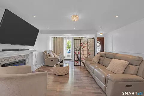 Living - 25 Crystal St, Wethersfield, CT 06109 photo 1 of 2