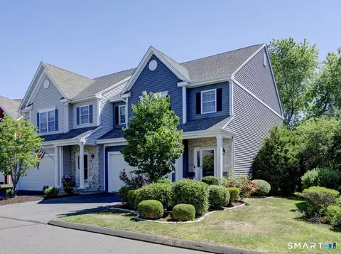 32 Bridlewood Ln #32, Vernon, CT 06066