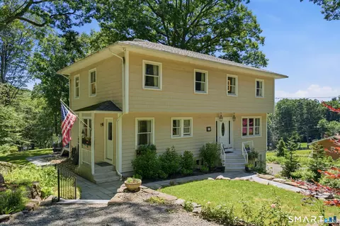 100 Old Dike Rd, Trumbull, CT 06611