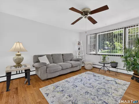 Living - 6 Willow Ln, Ledyard, CT 06339 photo 1 of 2