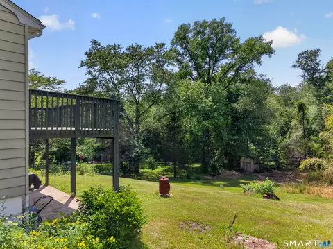 Exterior - 6 Willow Ln, Ledyard, CT 06339 photo 2 of 3