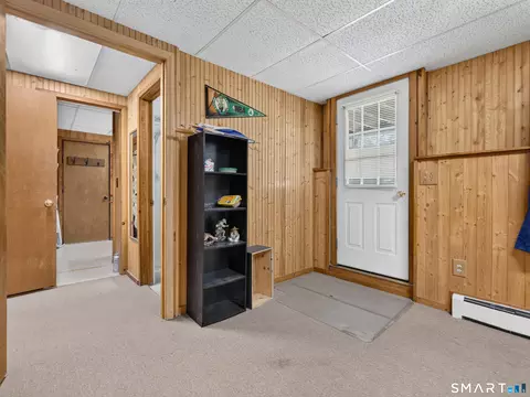 Entry Way - 6 Willow Ln, Ledyard, CT 06339 photo 2 of 2
