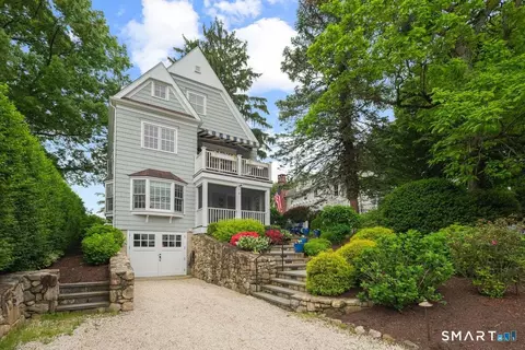5 Craw Ave, Norwalk, CT 06853