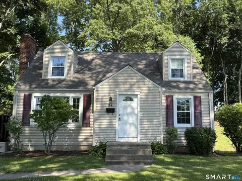 34 Wakeley Rd, Newington, CT 06111