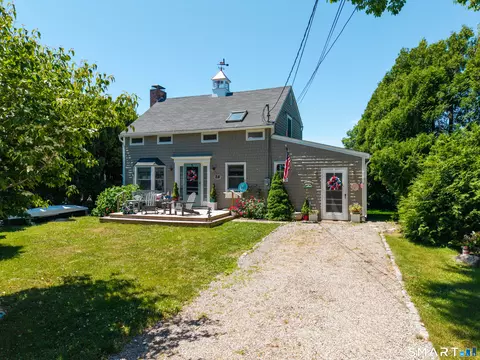 14 Ridge Rd, Groton, CT 06340