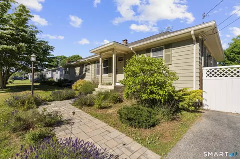 48 Prospect Ave, Niantic, CT 06357