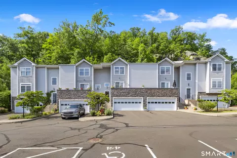 48 Stetson Pl #48, Danbury, CT 06811
