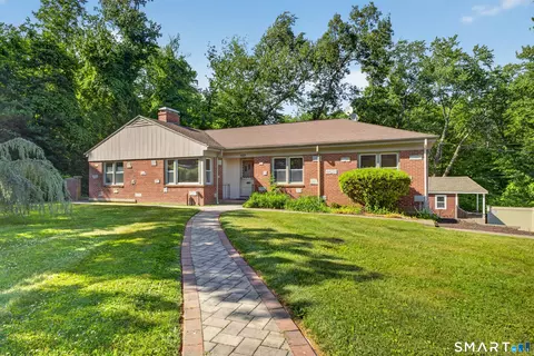 659 W Woods Rd, Hamden, CT 06518