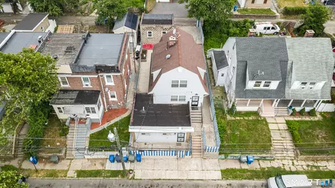 372 Dover St, Bridgeport, CT 06610