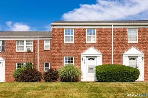 1002 Trout Brook Dr #1002, West Hartford, CT 06119