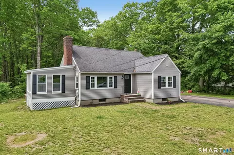 19 Carleton Rd, Rochdale, MA 01542