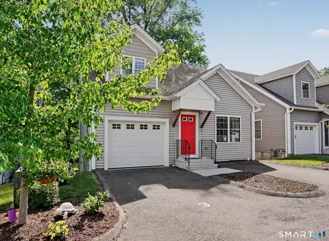 42 Chestnut St #3, Bethel, CT 06801
