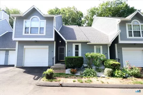 34 Hawley Gln #34, Stratford, CT 06614