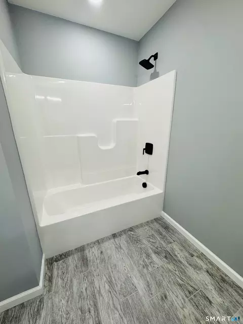 Bath - 874 Brook Rd, Hampton, CT 06247 photo 1 of 1
