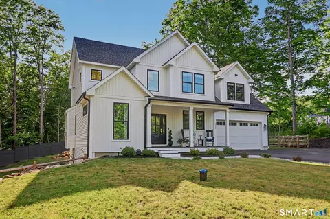 1 Elwell Rd, New Fairfield, CT 06812