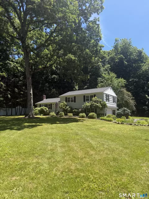 41 Hearthstone Dr, Bethel, CT 06801