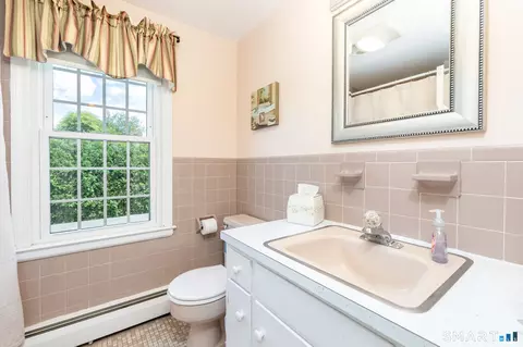 Bath - 7 Lantern Ln, Wethersfield, CT 06109 photo 3 of 3