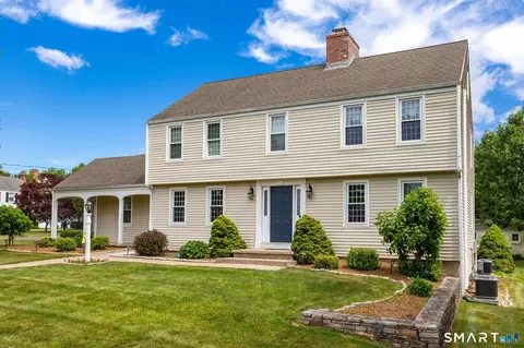 Exterior - 7 Lantern Ln, Wethersfield, CT 06109 photo 4 of 8