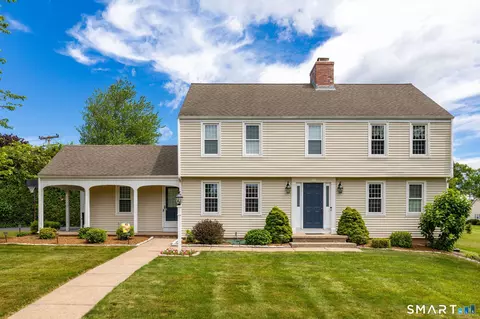 7 Lantern Ln, Wethersfield, CT 06109
