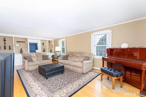 Living - 7 Lantern Ln, Wethersfield, CT 06109 photo 2 of 4