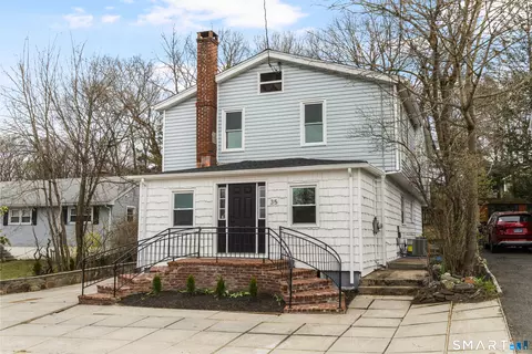 35 Elberta Ave, Trumbull, CT 06611