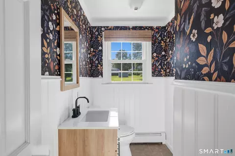 Bath - 71 Dusty Ln, Wethersfield, CT 06109 photo 1 of 5