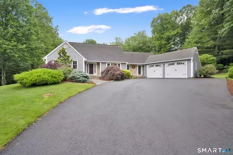 213 Lincoln Dr, Glastonbury, CT 06033