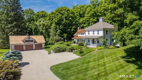 40 Ruffin Rd, Woodbury, CT 06798