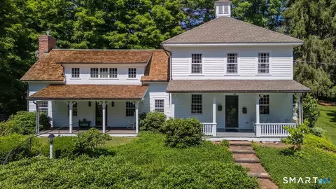 40 Ruffin Rd, Woodbury, CT 06798