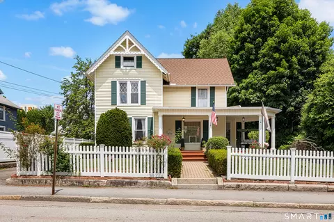 102 Pearl St, Torrington, CT 06790