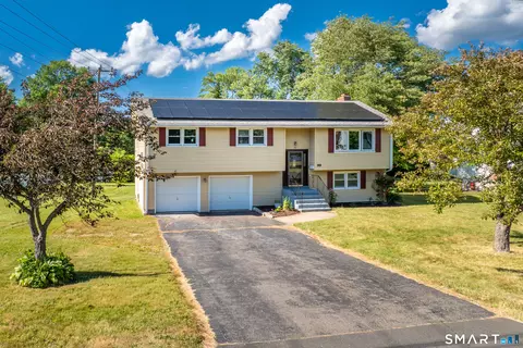 99 Elm Ridge Dr, Rocky Hill, CT 06067