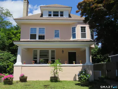 95 Church St, West Haven, CT 06516