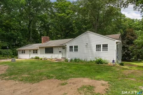 11 Autumn Ln, Clinton, CT 06413
