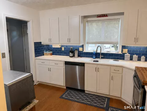 123 Candlewood Dr #123, Enfield, CT 06082