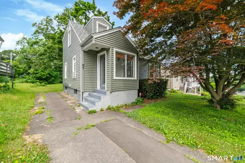 67 Macarthur Dr, Waterbury, CT 06704