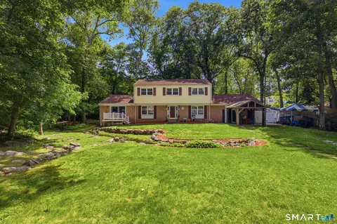 31 Granite Dr, Norwalk, CT 06850