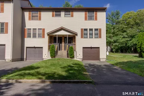144 Barn Finch Cir #144, Naugatuck, CT 06770