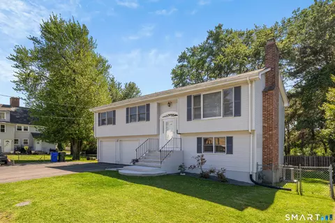 11 Goodrich Dr, Wethersfield, CT 06109