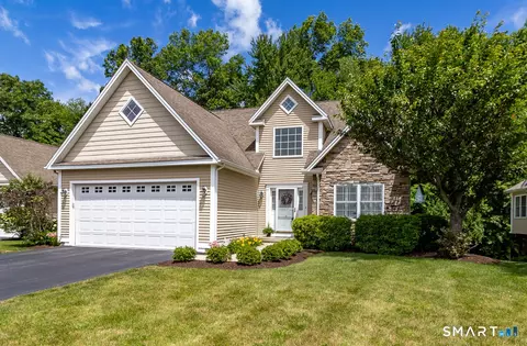 9 Streamside Ln #9, Berlin, CT 06037