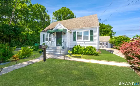25 Oakwood St, Bridgeport, CT 06606