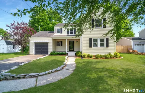 137 Mohawk Dr, West Hartford, CT 06117