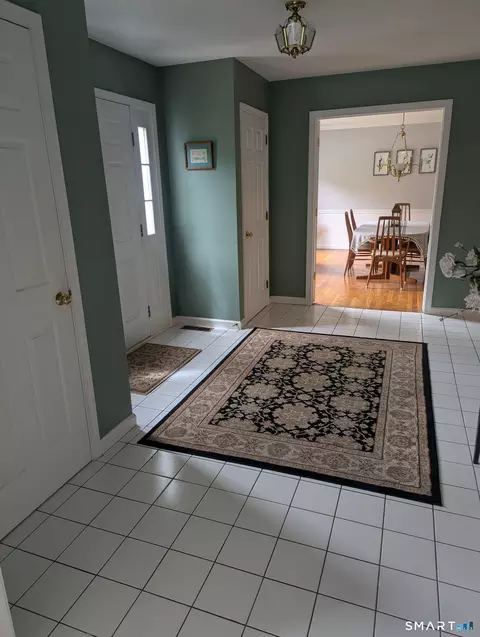 Entry Way - 109 Benedict Rd, Monroe, CT 06468 photo 2 of 3