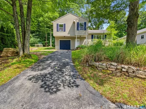 46 Spring Glen Rd, Niantic, CT 06357