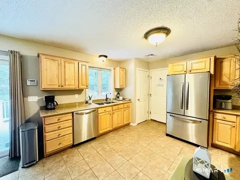 Kitchen - 92 State Ave, Killingly, CT 06241 photo 1 of 5