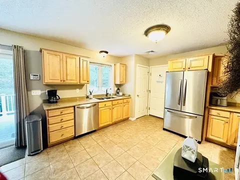Kitchen - 92 State Ave, Killingly, CT 06241 photo 3 of 5