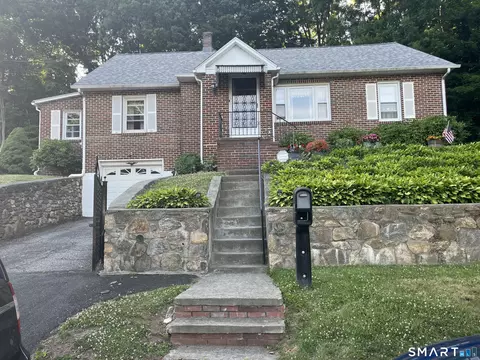32 Homestead Ave, Derby, CT 06418