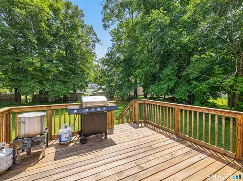 Exterior - 6 Pennywise Ln, Ledyard, CT 06339 photo 6 of 7