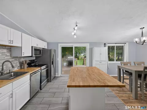 Kitchen - 6 Pennywise Ln, Ledyard, CT 06339 photo 3 of 3