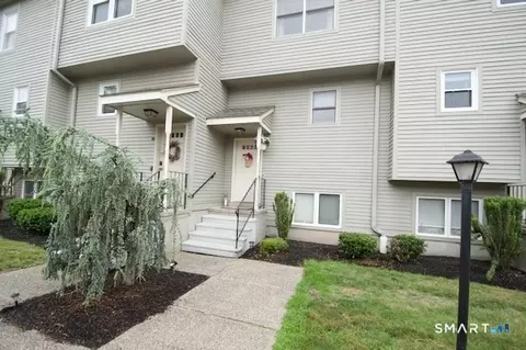 40 Cornerstone Ct #31, Plantsville, CT 06479